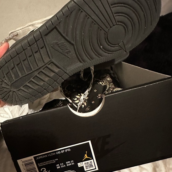 Travis Scott Jordan 1 low kids - Picture 2 of 4